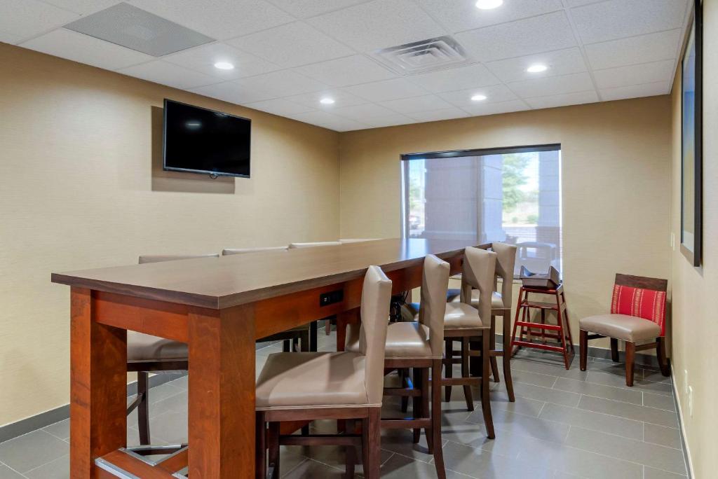 Comfort Inn & Suites Montgomery Eastchase image 25