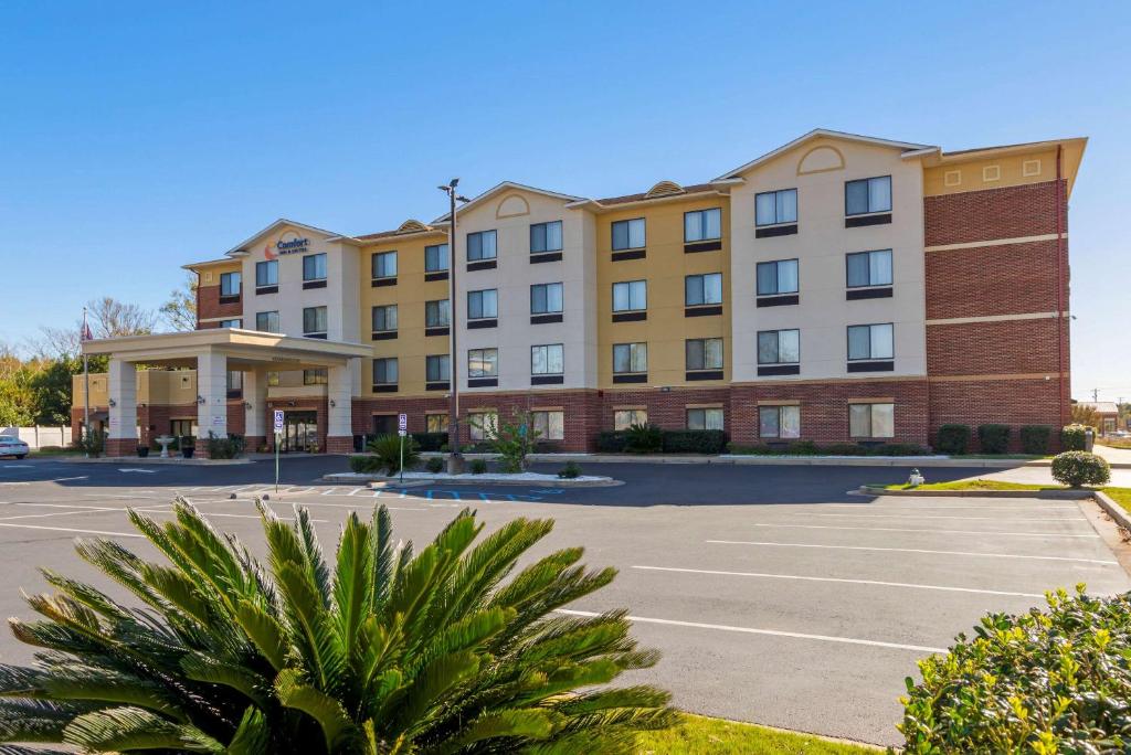 Comfort Inn & Suites Montgomery Eastchase image 7